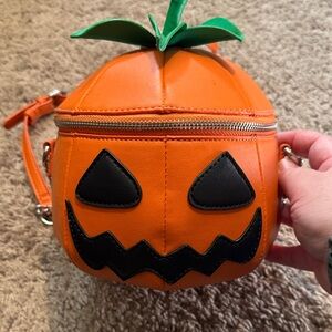 Pumpkin-Shaped Crossbody Bag